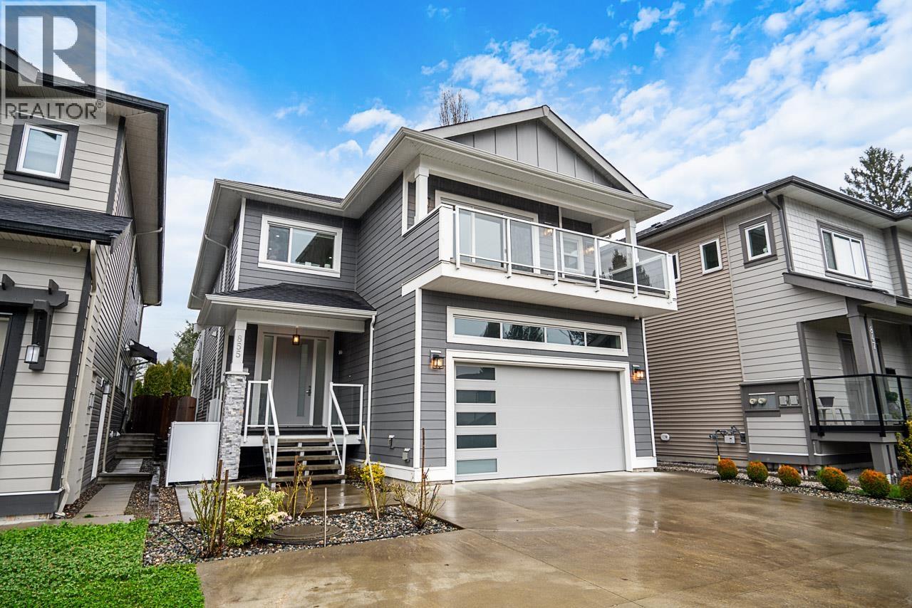 855 PATRICIA AVENUE, Port Coquitlam