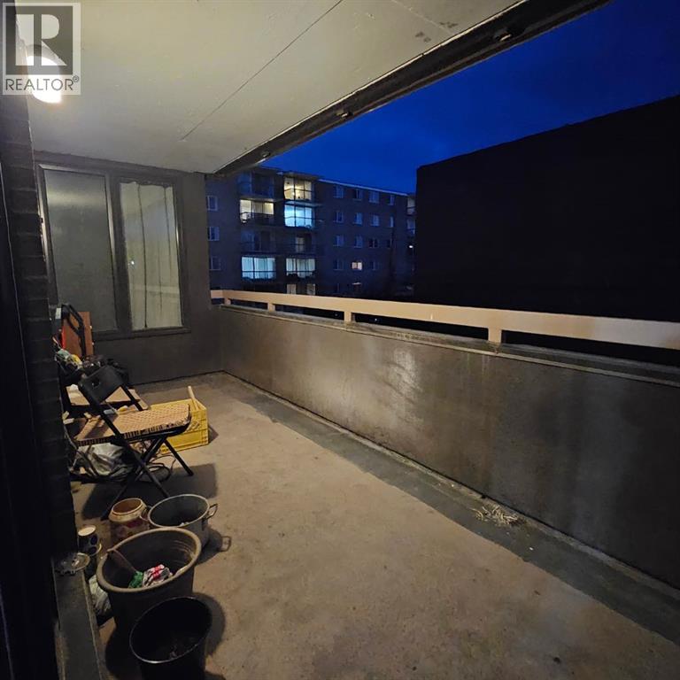 Single Family House for Sale in    Avenue SW Windsor Park Calgary 