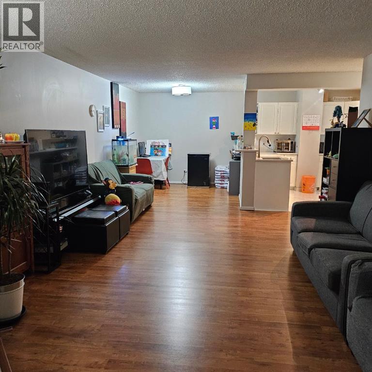 Single Family House for Sale in    Avenue SW Windsor Park Calgary 