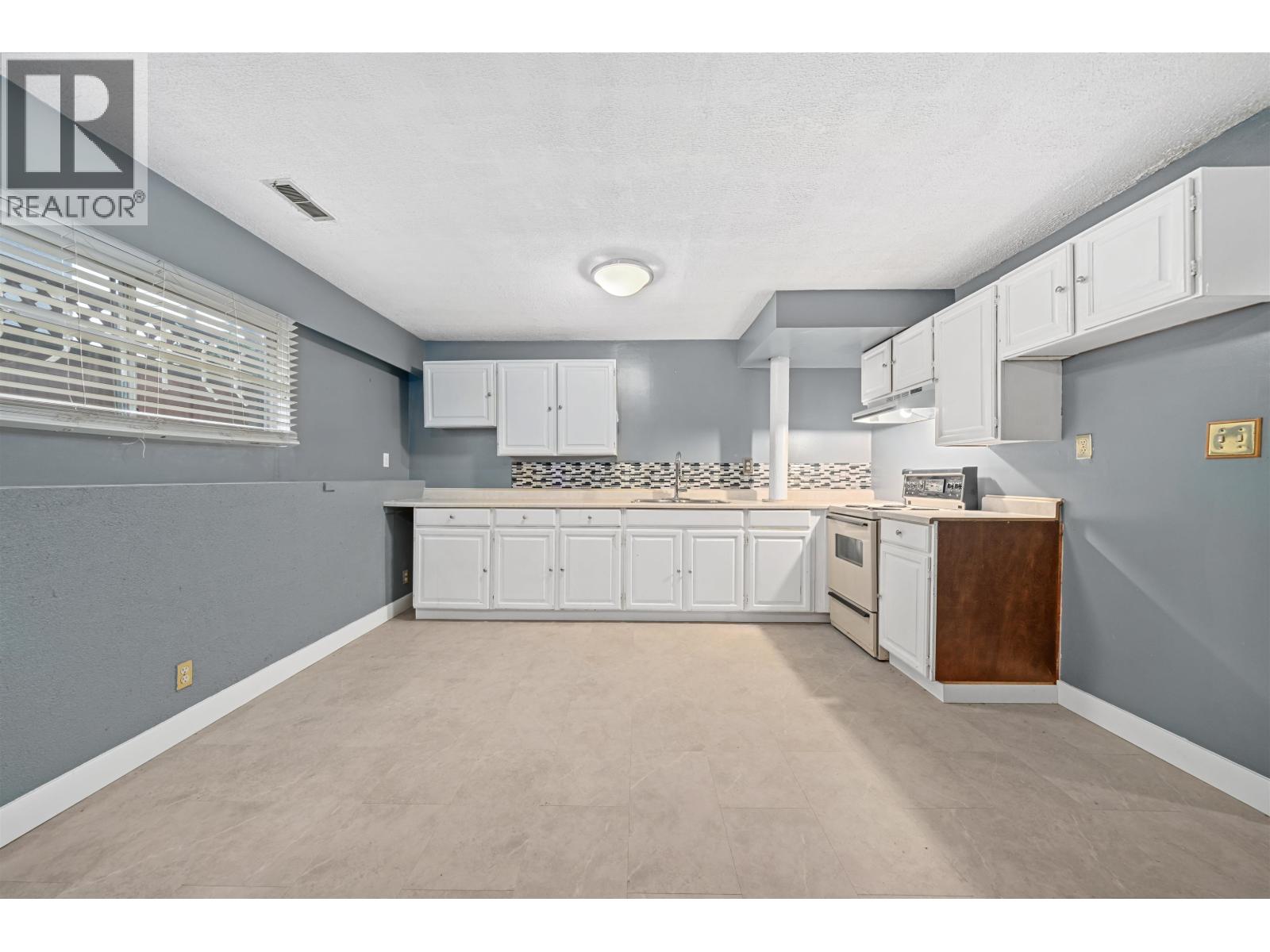 3115 E 49 AVENUE, Vancouver