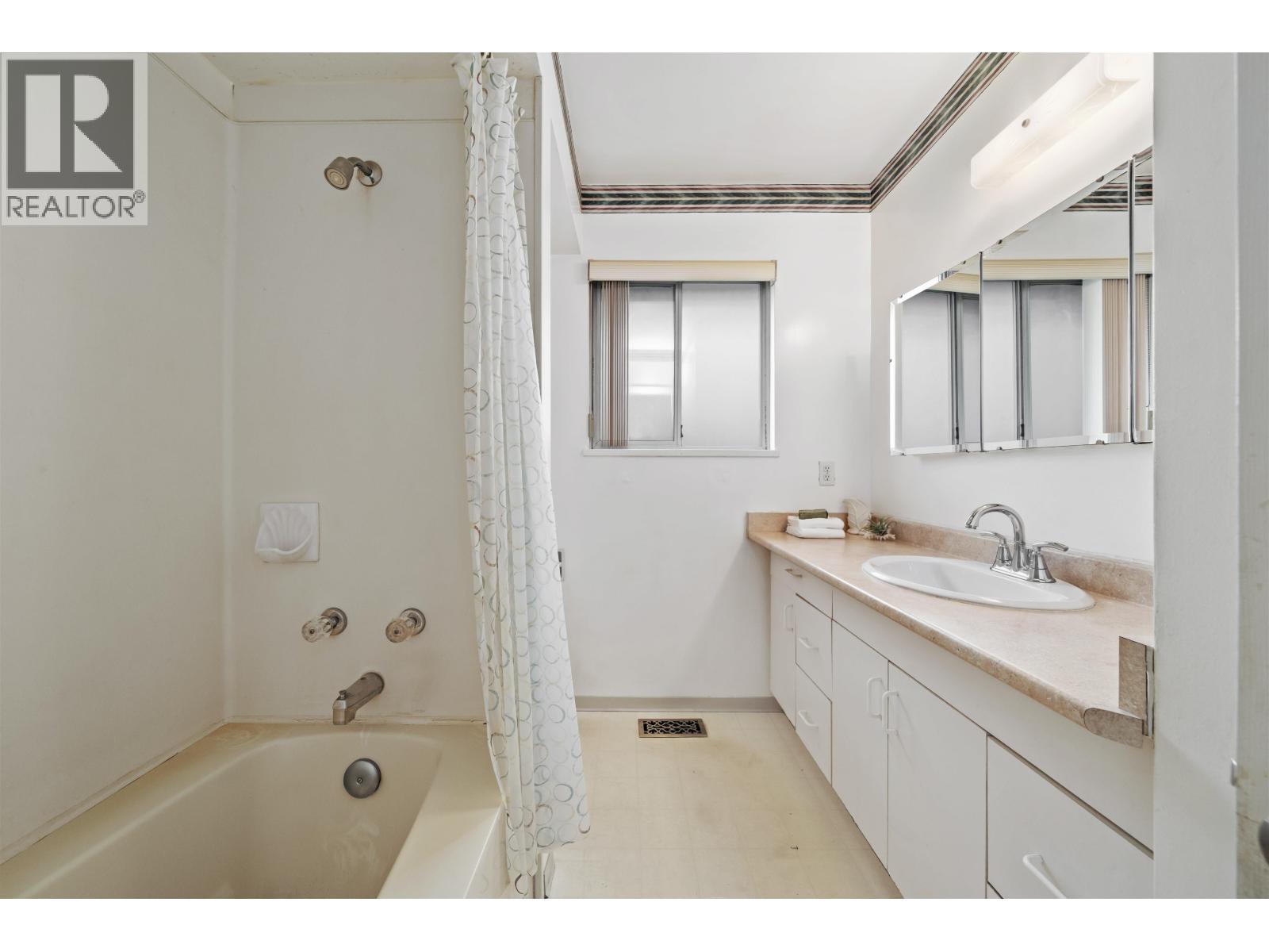 3115 E 49 AVENUE, Vancouver