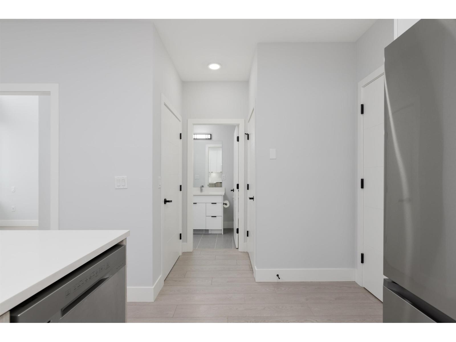 426 20360 LOGAN AVENUE, Langley