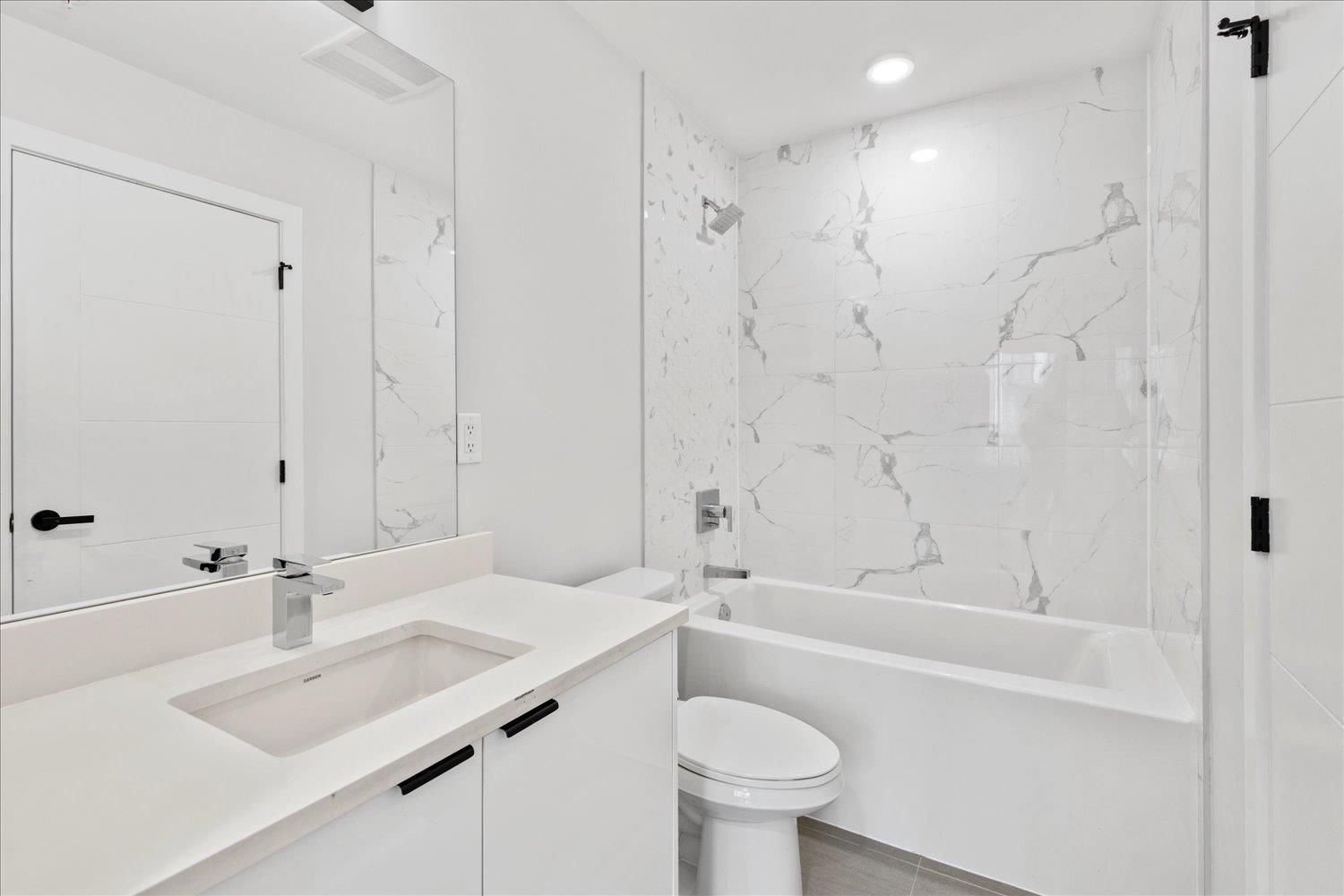 426 20360 LOGAN AVENUE, Langley