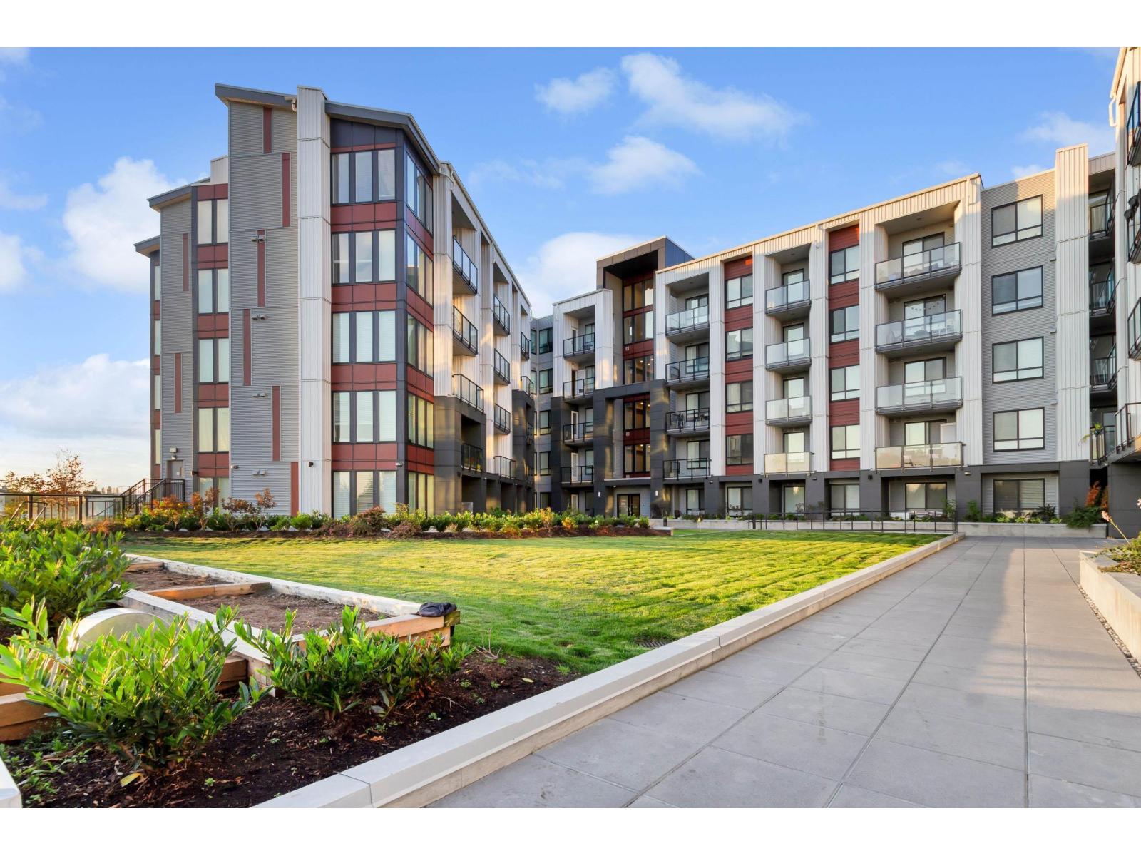 426 20360 LOGAN AVENUE, Langley