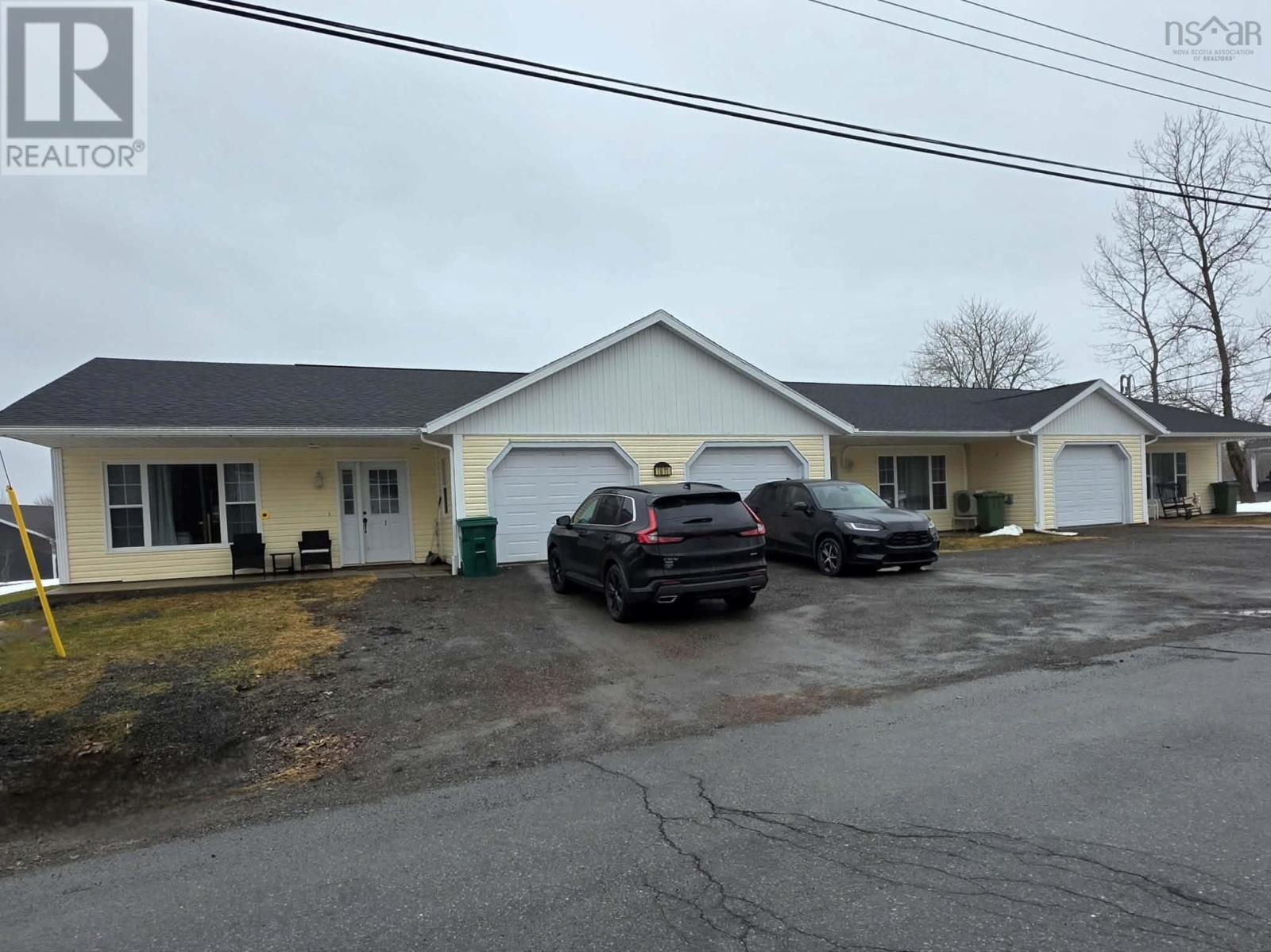 1611 MacKay Street - 1