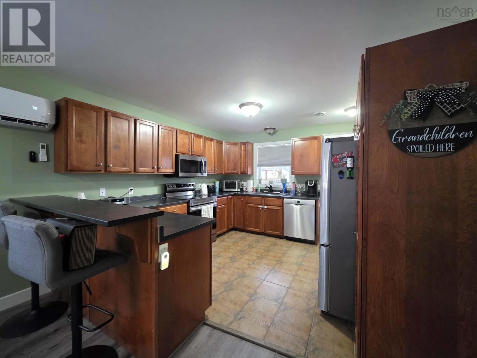 1611 MacKay Street - 4