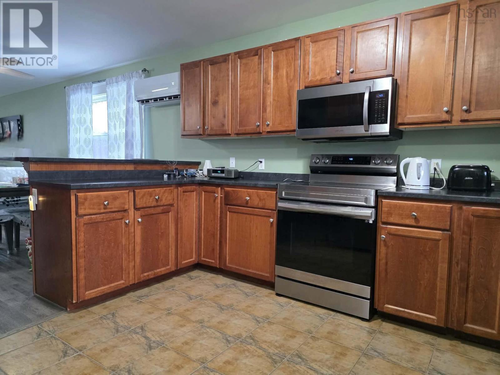 1611 MacKay Street - 3