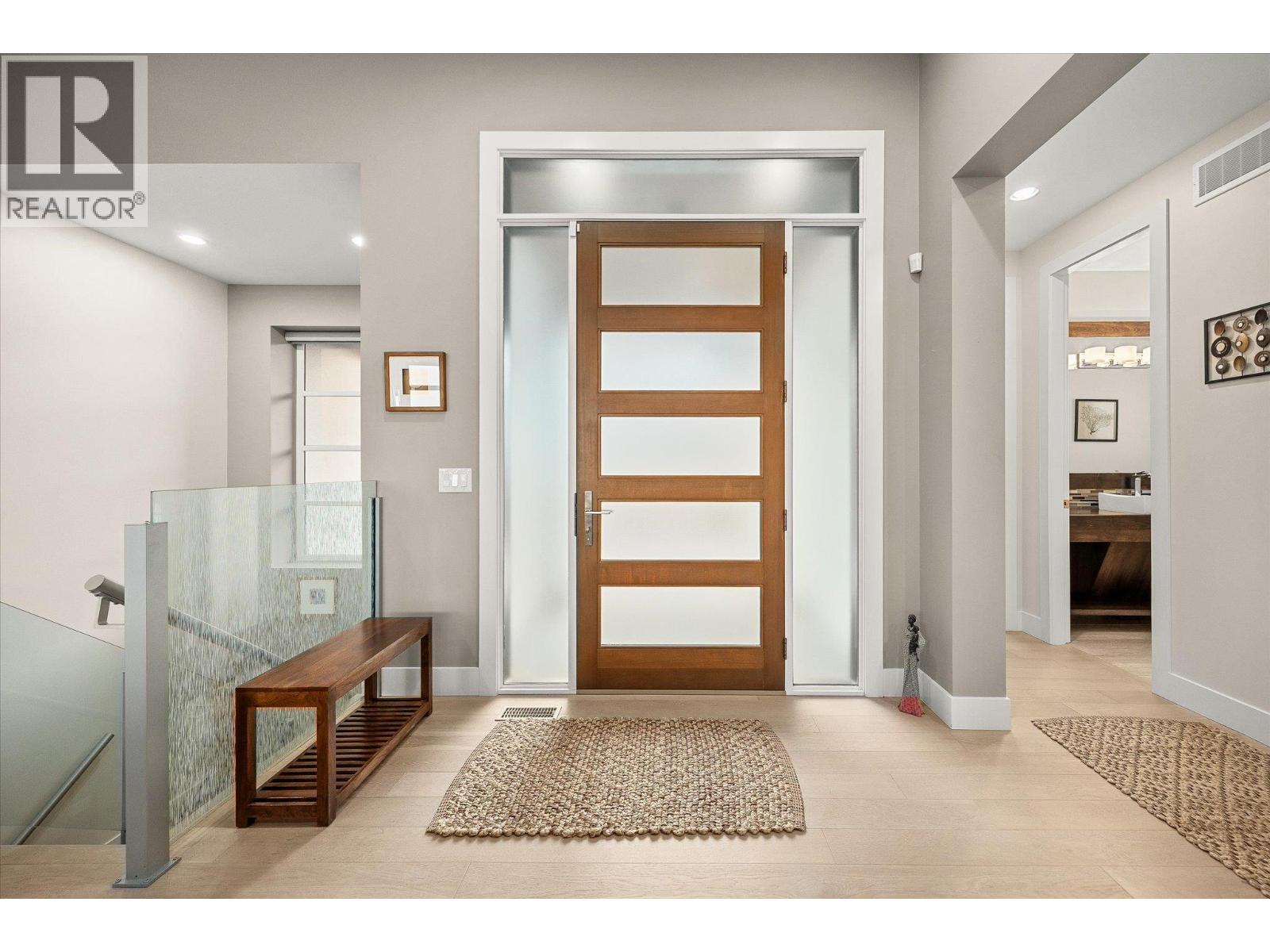  944 Hewetson Court, Kelowna