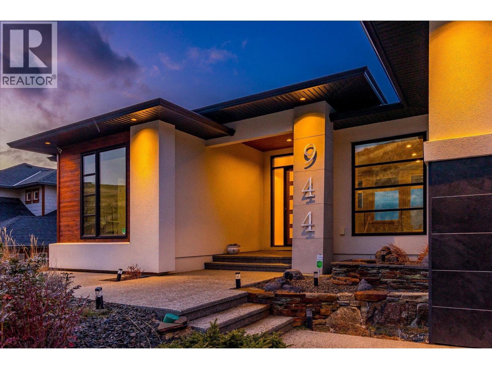  944 Hewetson Court, Kelowna