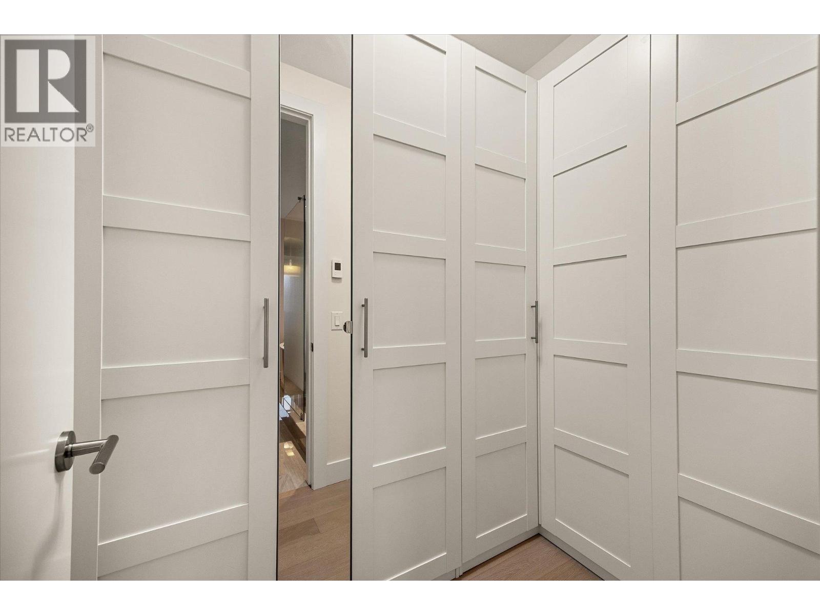  944 Hewetson Court, Kelowna