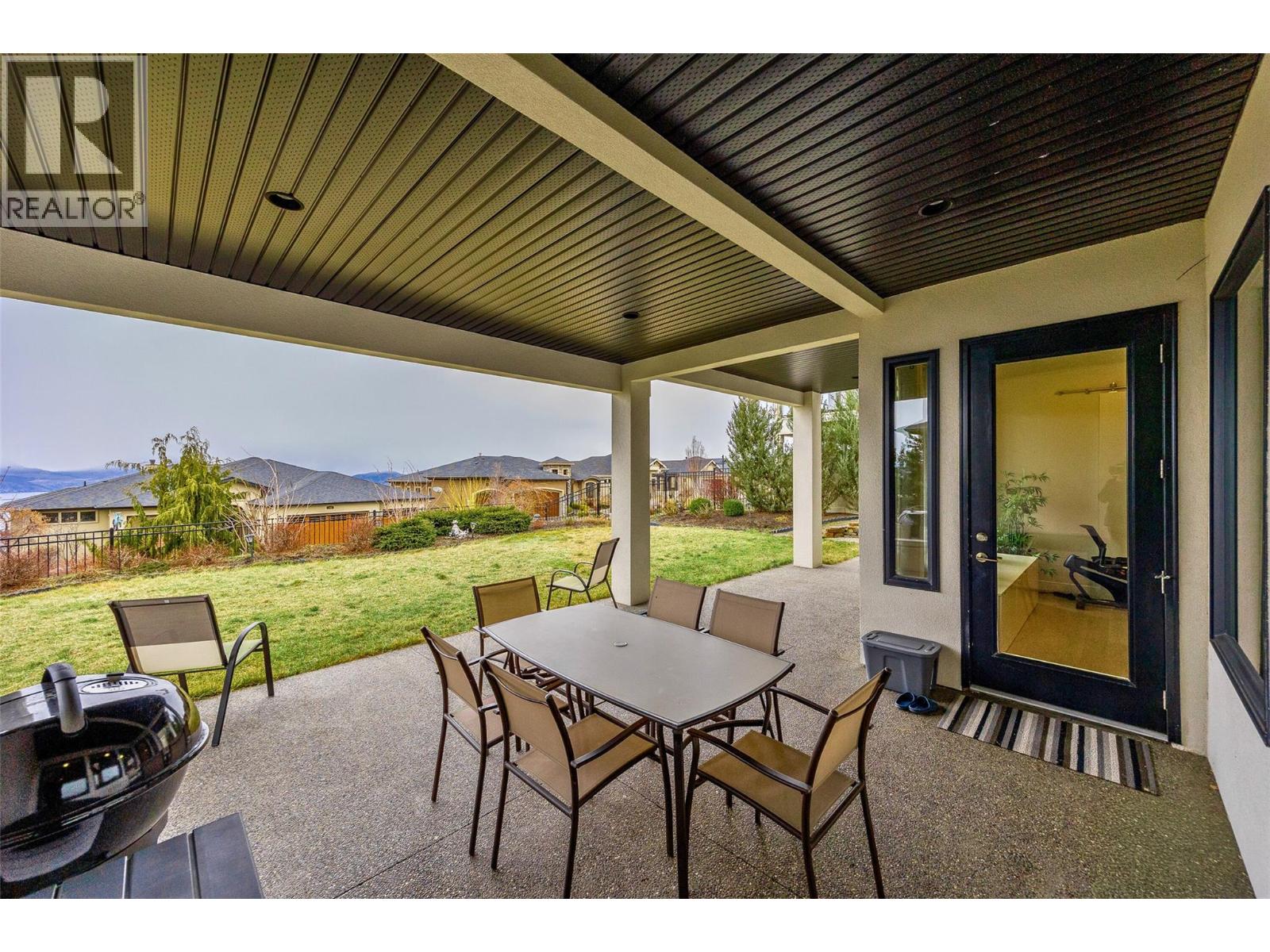  944 Hewetson Court, Kelowna