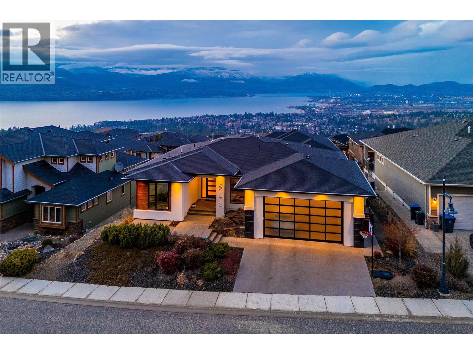  944 Hewetson Court, Kelowna