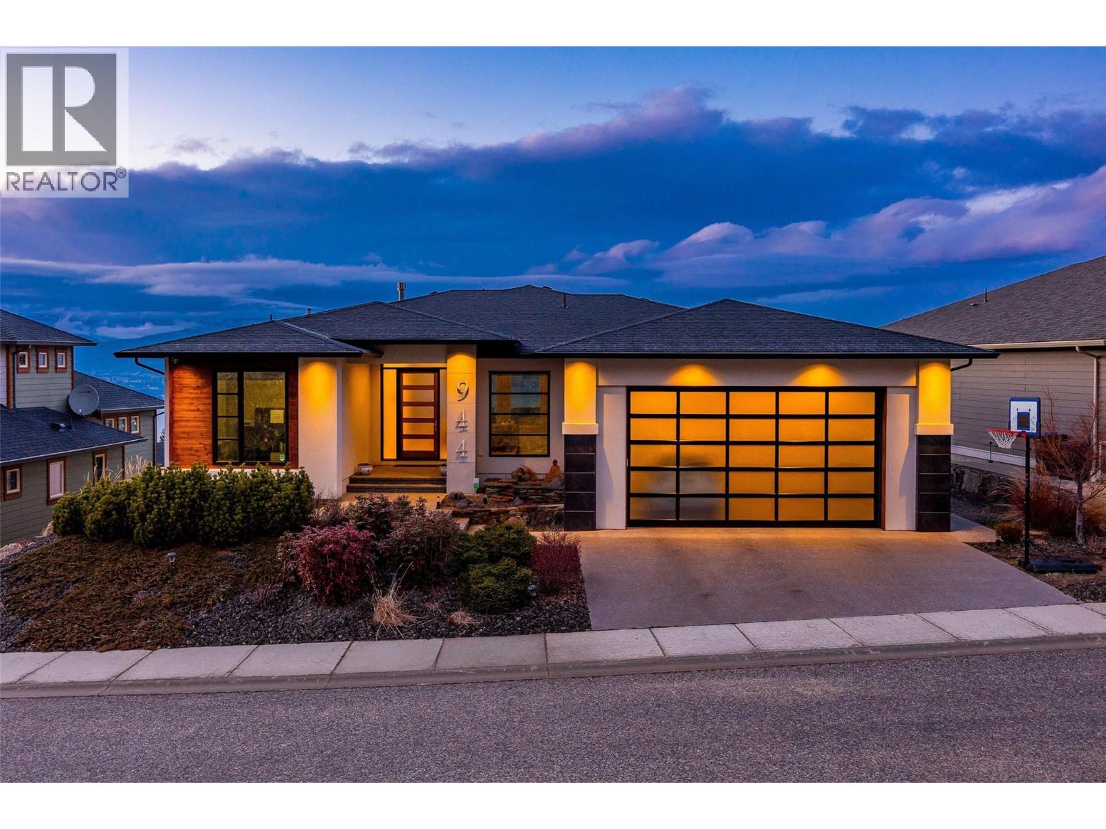  944 Hewetson Court, Kelowna