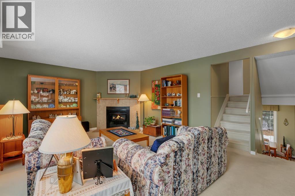 Single Family House 5 Level for Sale in   Woodacres Crescent SW Woodbine Calgary 