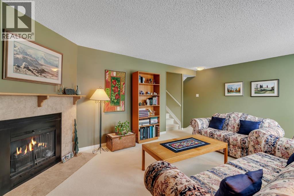 Single Family House 5 Level for Sale in   Woodacres Crescent SW Woodbine Calgary 