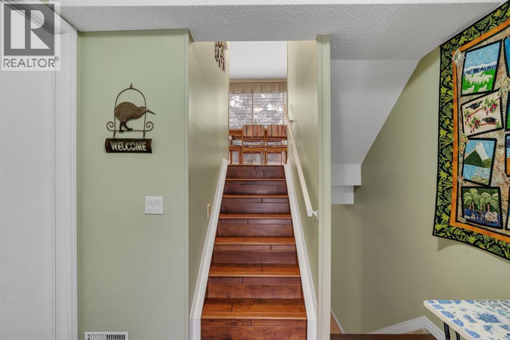 Single Family House 5 Level for Sale in   Woodacres Crescent SW Woodbine Calgary 