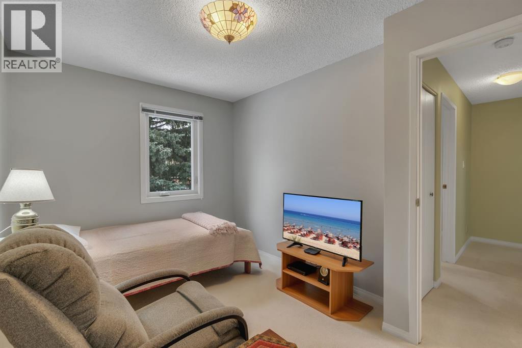 Single Family House 5 Level for Sale in   Woodacres Crescent SW Woodbine Calgary 