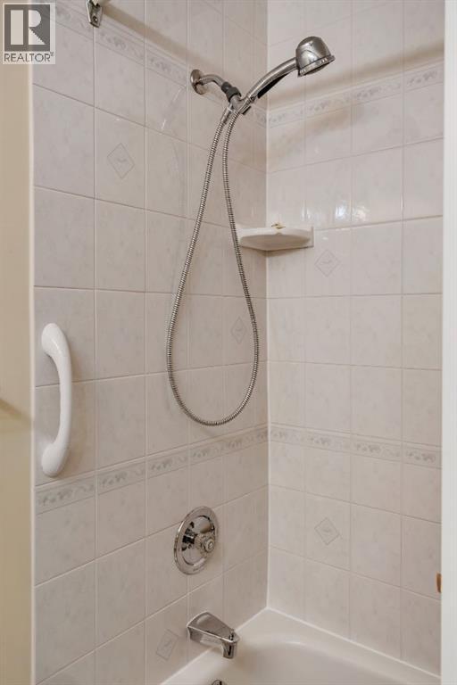 Single Family House 5 Level for Sale in   Woodacres Crescent SW Woodbine Calgary 