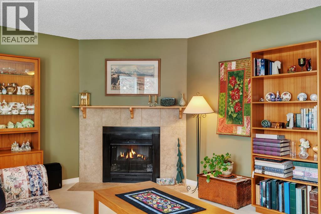 Single Family House 5 Level for Sale in   Woodacres Crescent SW Woodbine Calgary 