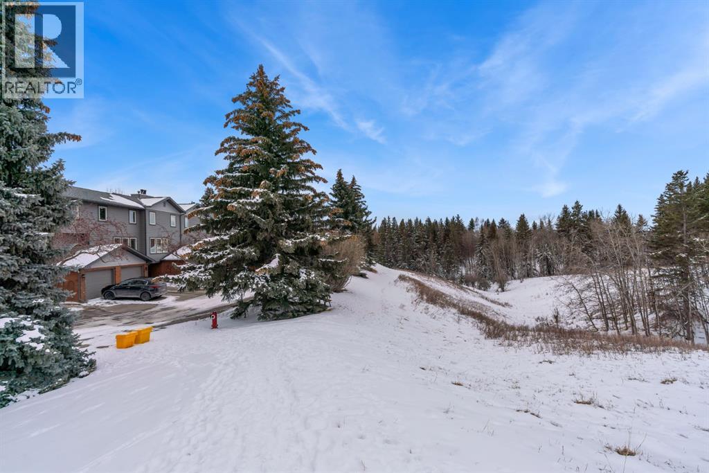 Single Family House 5 Level for Sale in   Woodacres Crescent SW Woodbine Calgary 