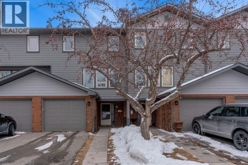 Single Family House 5 Level for Sale in   Woodacres Crescent SW Woodbine Calgary 