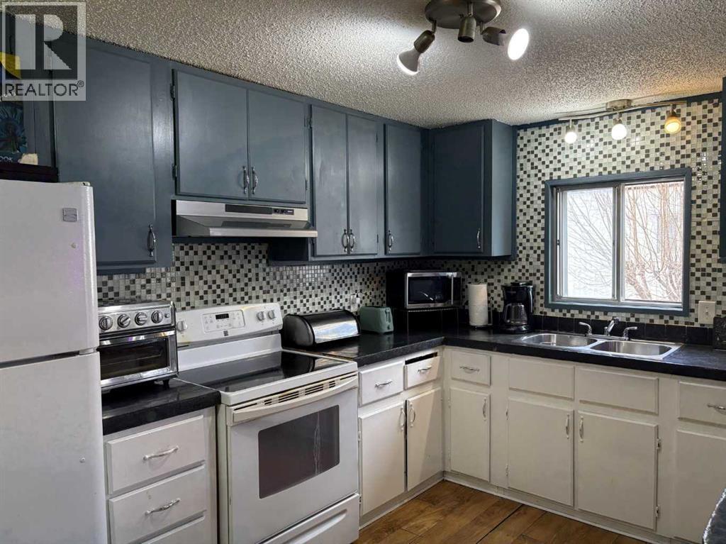 Single Family House Mobile Home for Sale in    Street NW Greenwood/Greenbriar Calgary 