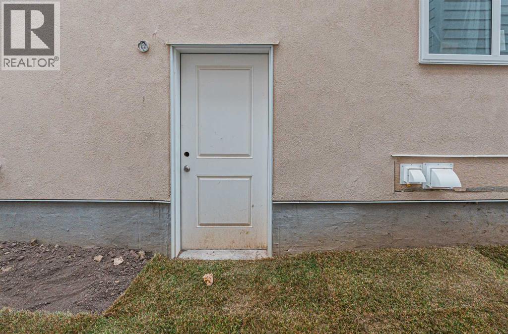 Single Family House for Sale in  Saddlecrest Circle NE Saddle Ridge Calgary 