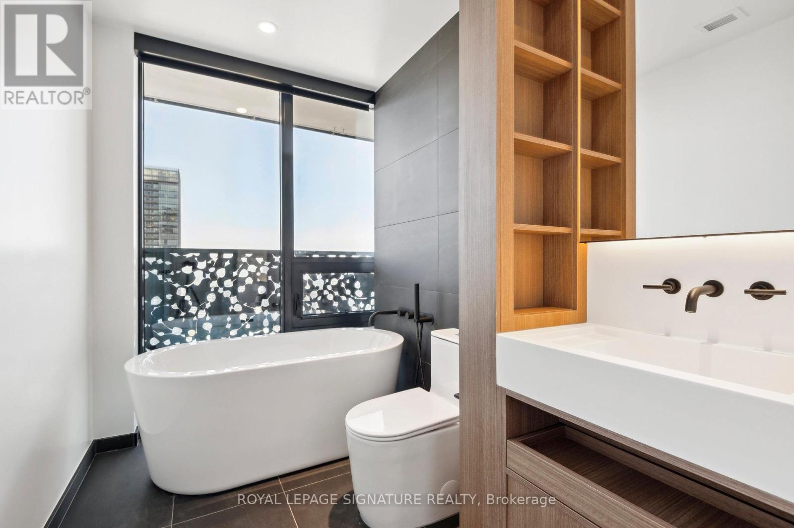 #3703 55 CHARLES STREET - 28