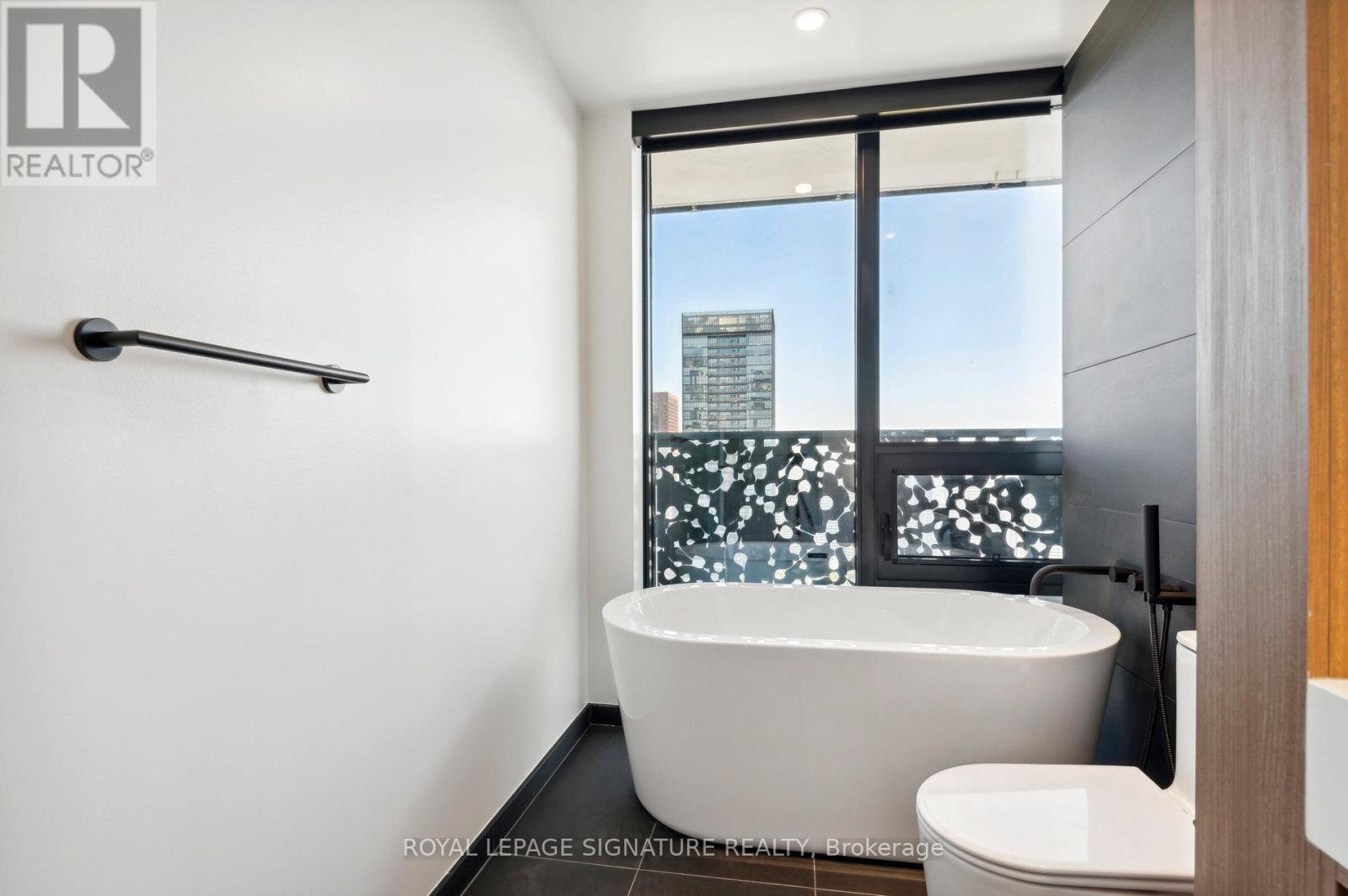 #3703 55 CHARLES STREET - 29