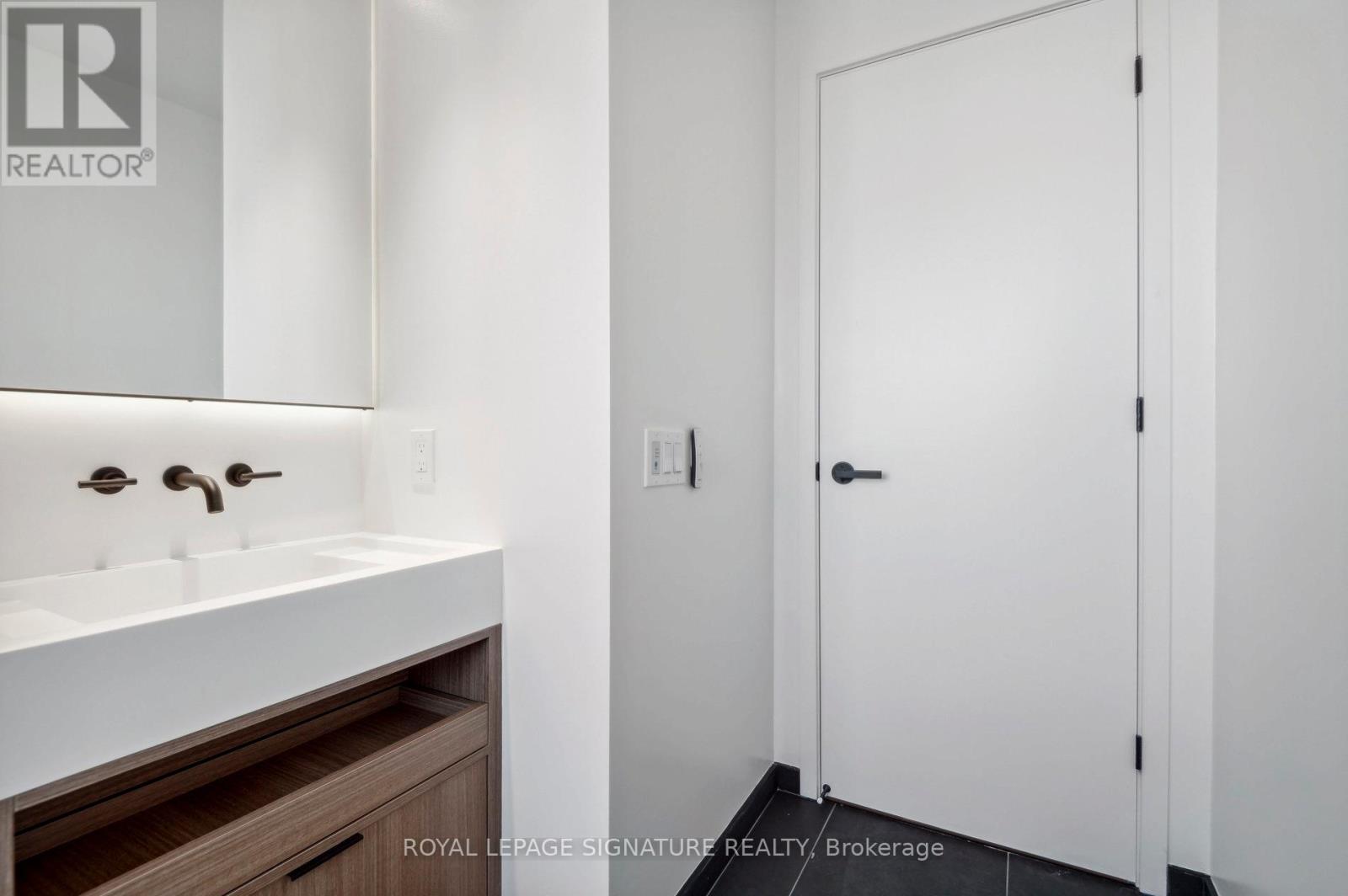 #3703 55 CHARLES STREET - 31