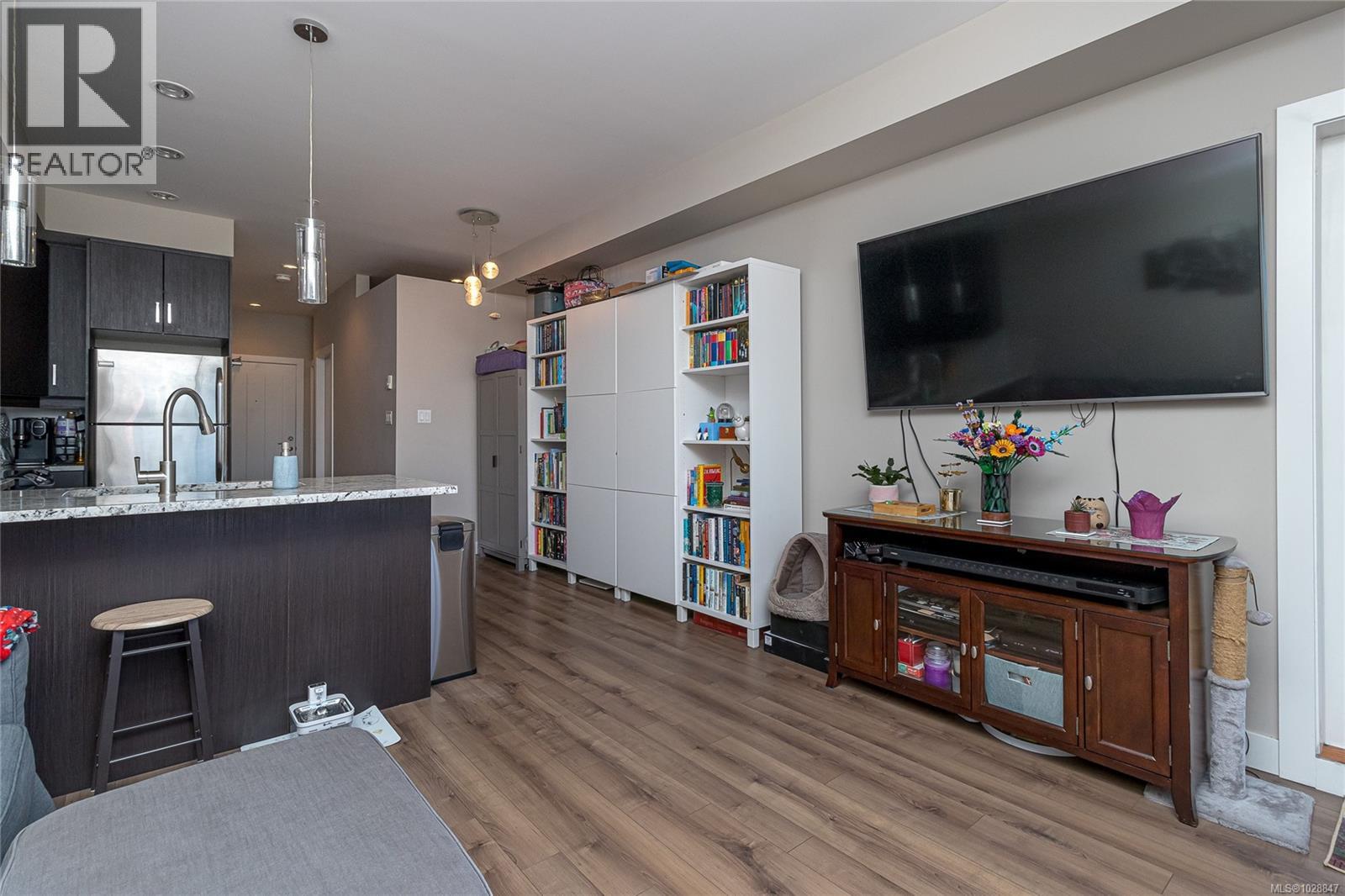 #203 2655 Sooke Rd - 9