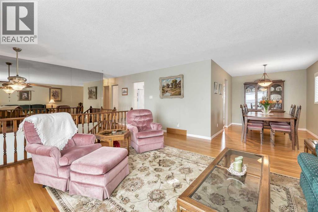 Single Family House Bi-level for Sale in  Lake Waterton Crescent SE Lake Bonavista Calgary 