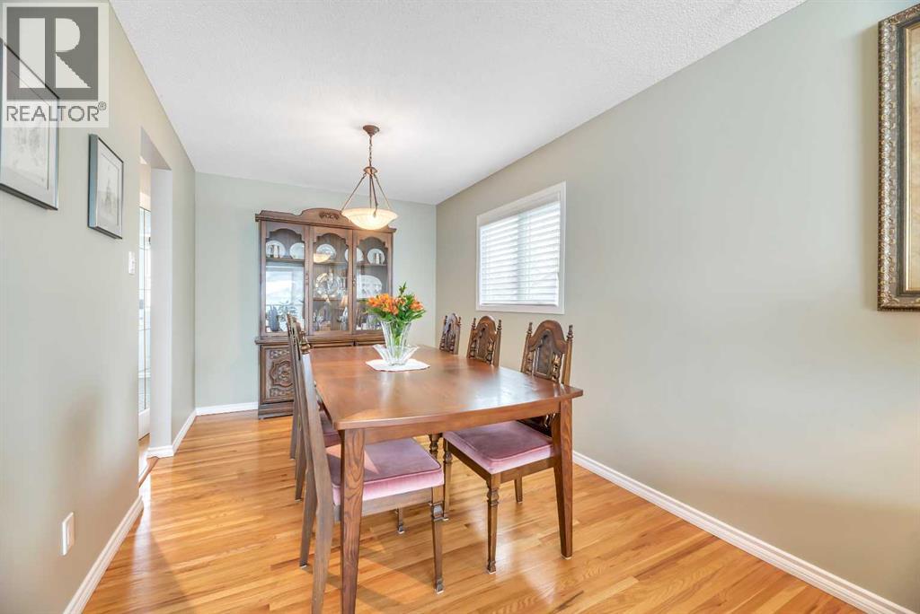 Single Family House Bi-level for Sale in  Lake Waterton Crescent SE Lake Bonavista Calgary 