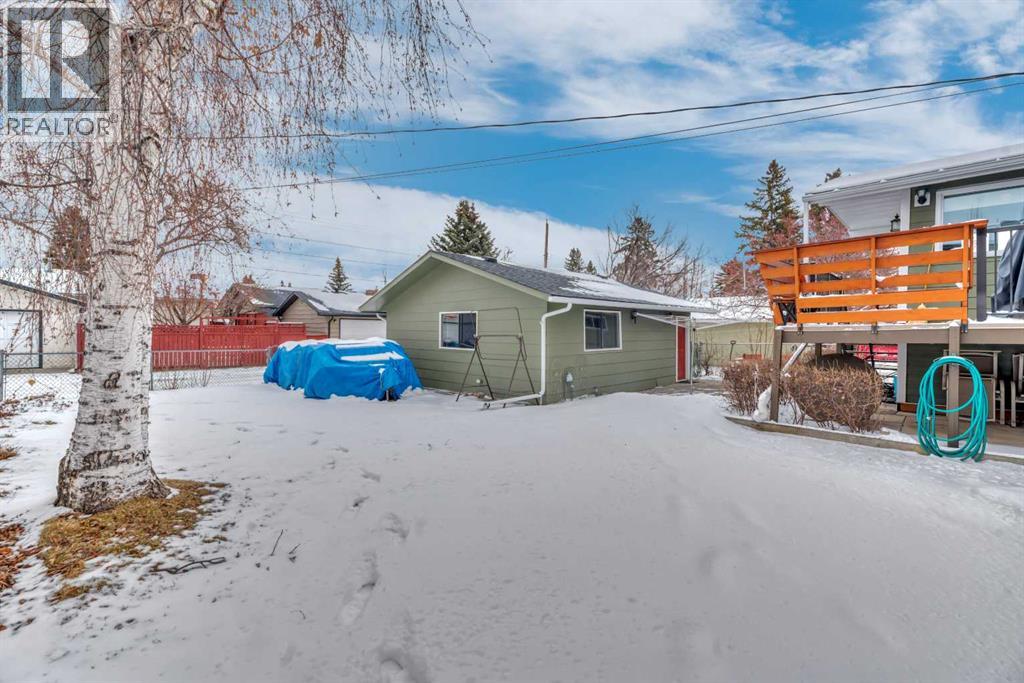 Single Family House Bi-level for Sale in  Lake Waterton Crescent SE Lake Bonavista Calgary 