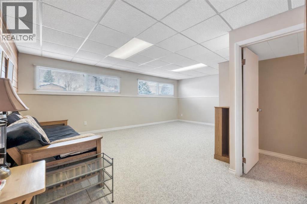 Single Family House Bi-level for Sale in  Lake Waterton Crescent SE Lake Bonavista Calgary 