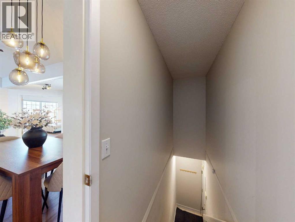 Single Family House for Sale in   Sirocco Drive SW Signal Hill Calgary 