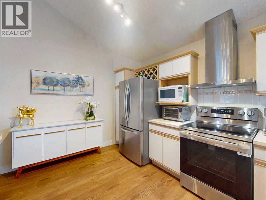 Single Family House for Sale in   Sirocco Drive SW Signal Hill Calgary 