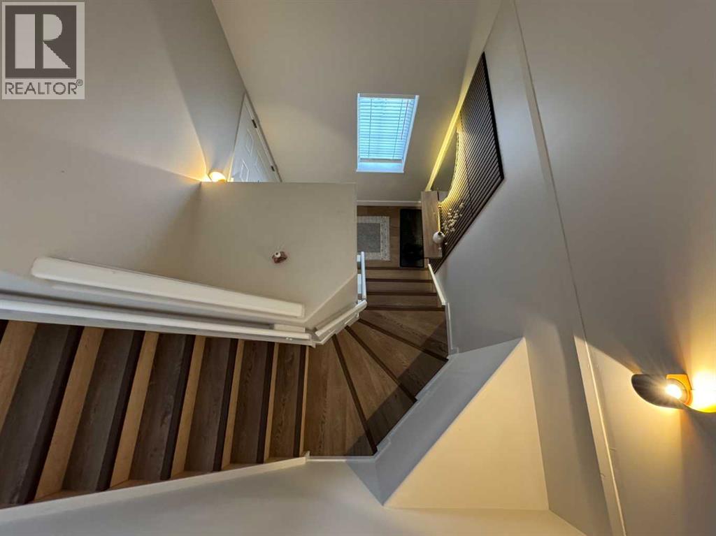 Single Family House for Sale in   Sirocco Drive SW Signal Hill Calgary 