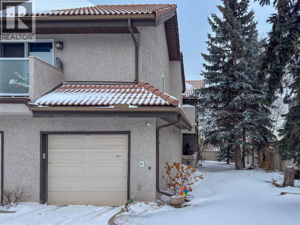 Single Family House for Sale in   Sirocco Drive SW Signal Hill Calgary 