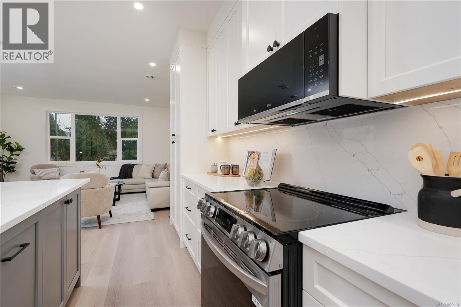 105 960 Jenkins Ave, Langford