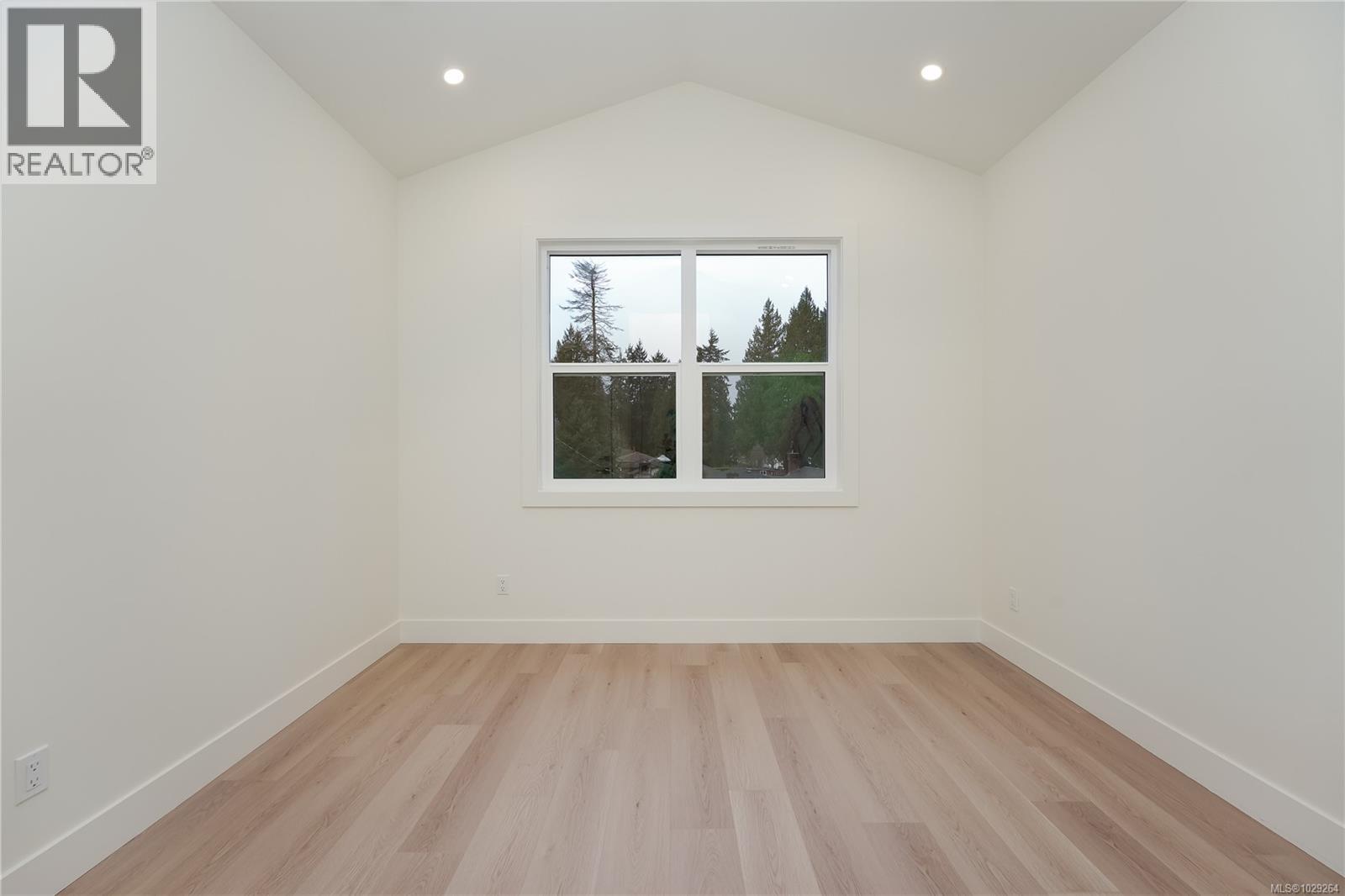 105 960 Jenkins Ave, Langford