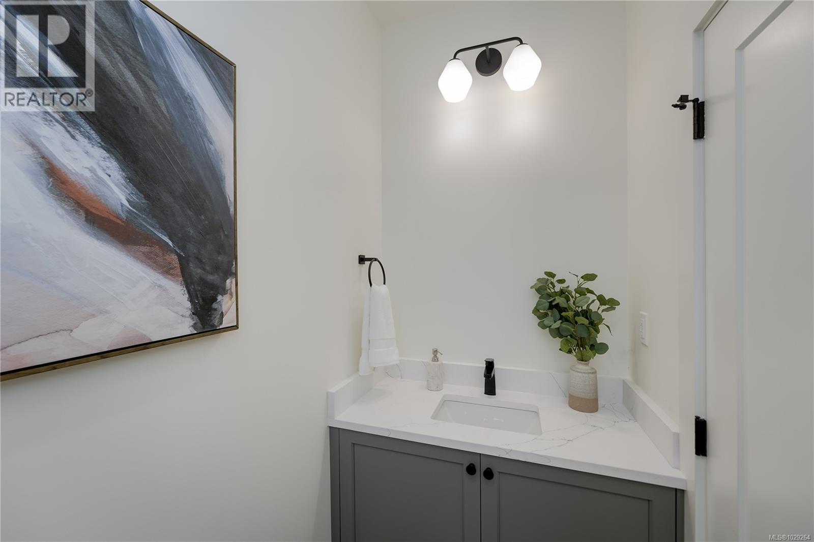 105 960 Jenkins Ave, Langford