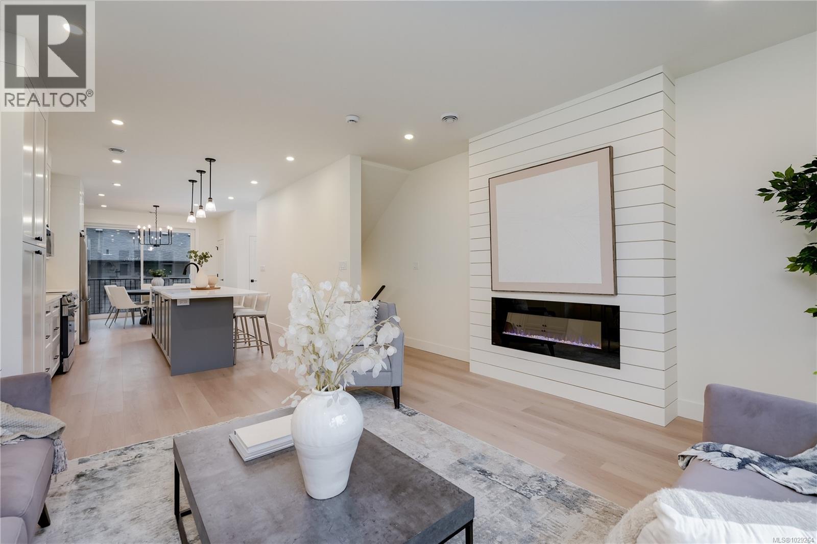 105 960 Jenkins Ave, Langford