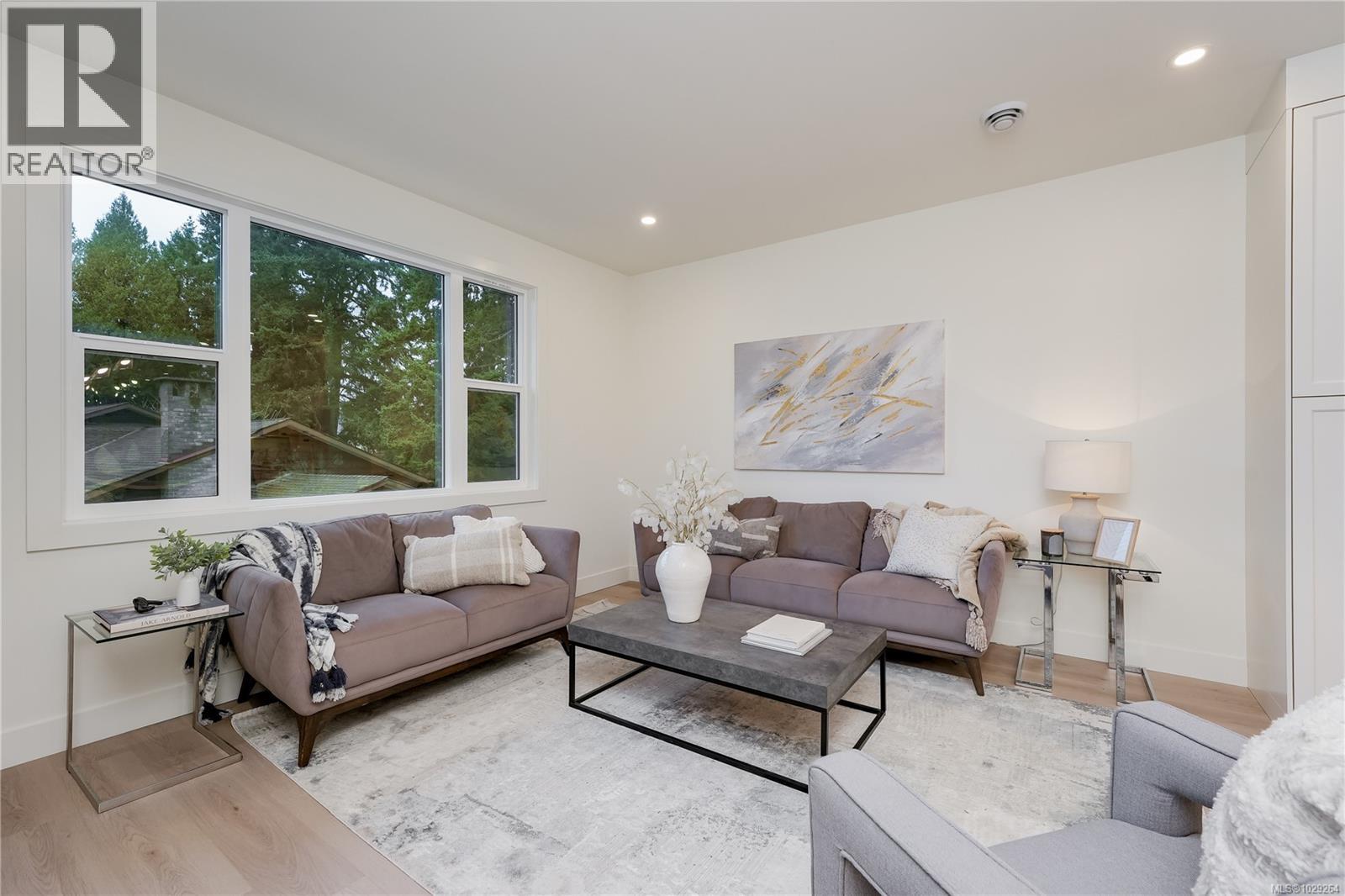 105 960 Jenkins Ave, Langford