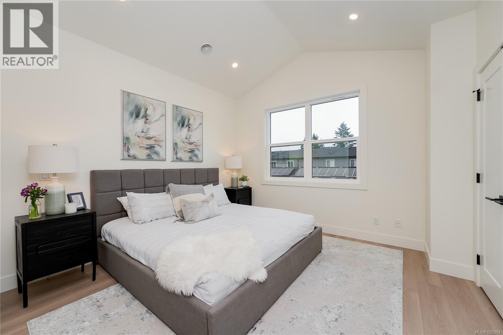 105 960 Jenkins Ave, Langford