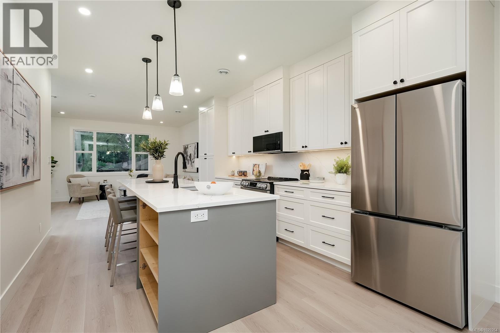 105 960 Jenkins Ave, Langford