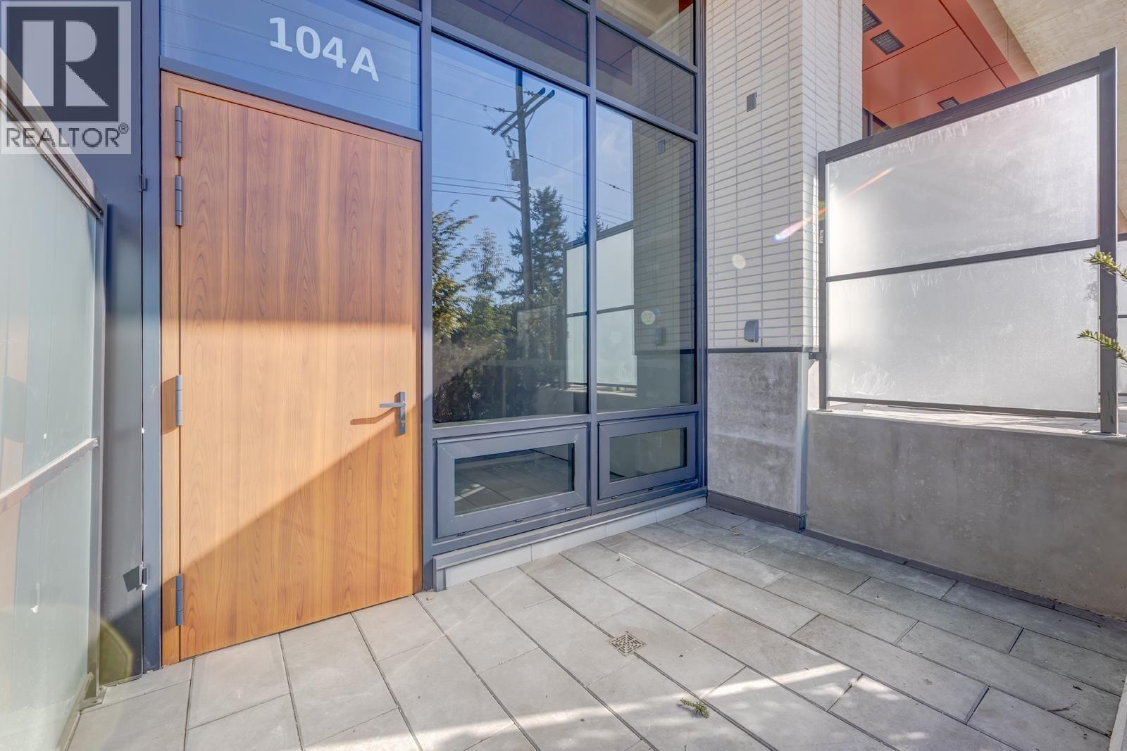 104 422 E 3RD STREET, North Vancouver