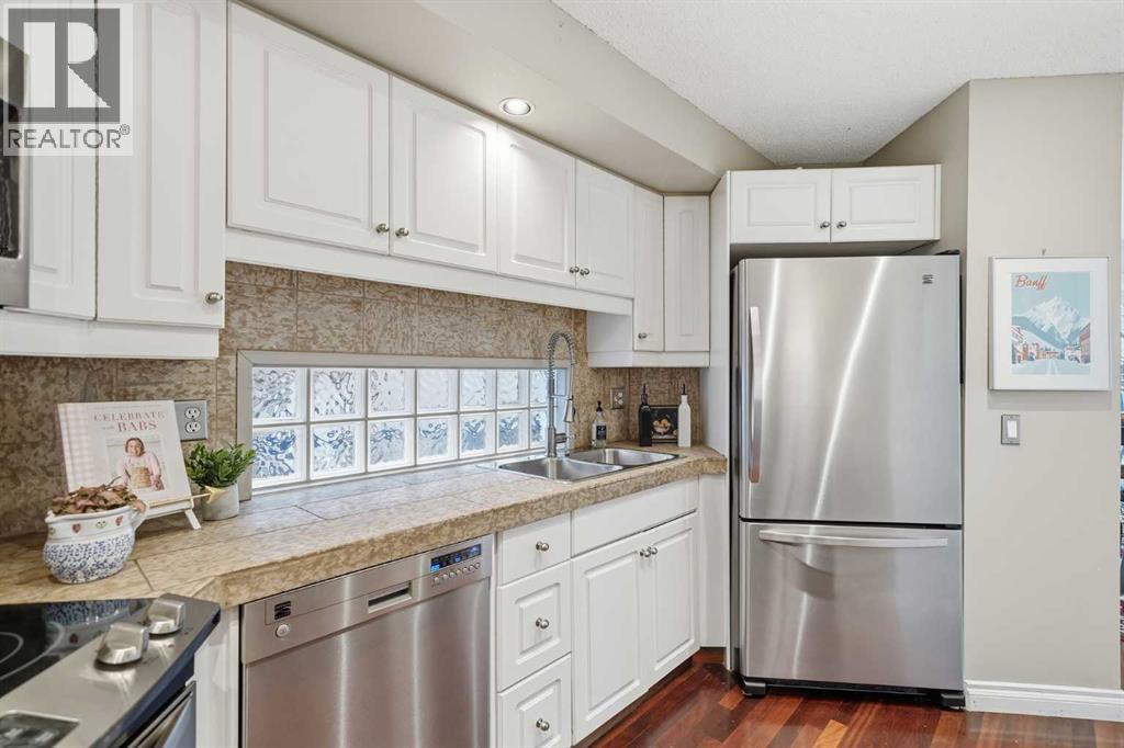 Single Family House for Sale in   Avenue SW Erlton Calgary 