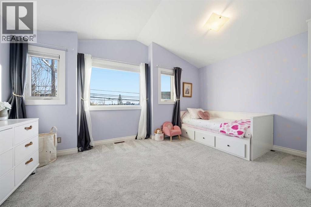 Single Family House for Sale in   Avenue SW Erlton Calgary 