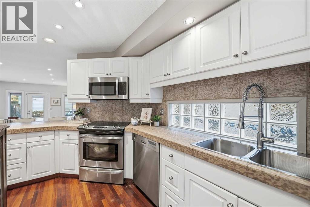 Single Family House for Sale in   Avenue SW Erlton Calgary 